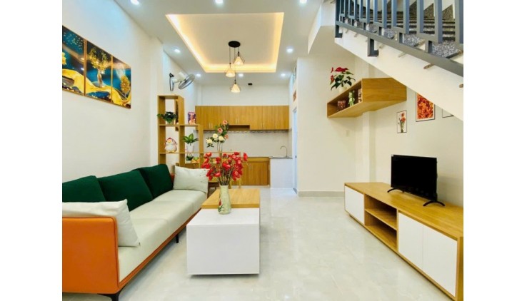 Bán nhà Quang Trung 4.2x10, 3 Tầng kế Vincom, Coop Mart Hơn 4 Tỉ